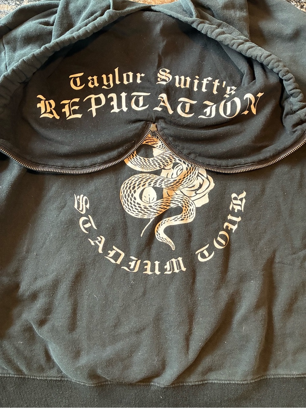 Taylor Swift Reputation Stadium Tour Split Zip Hood Snake Hoodie M